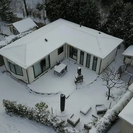 Forest Even Lekker Weg. 샬레 푸텐